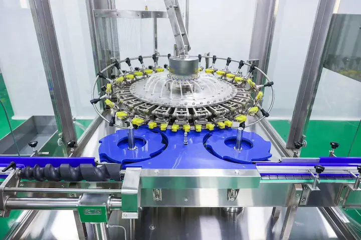 Our Factory – GMP Production, Advanced Extraction 7